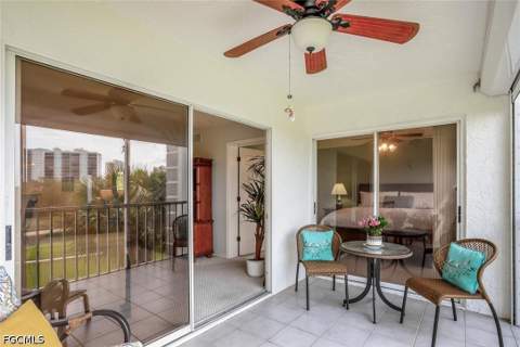 340 Horse Creek Dr 305, Naples FL - photo 13 of 29