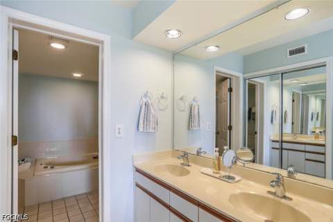 340 Horse Creek Dr 305, Naples FL - photo 16 of 29