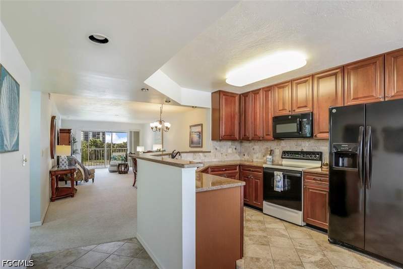 2 bedroom Condominium at 340 Horse Creek Dr 305, Princeton Place, Naples — photo 5