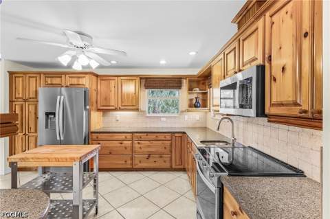 14221 Clubhouse Dr, Bokeelia FL - photo 12 of 40