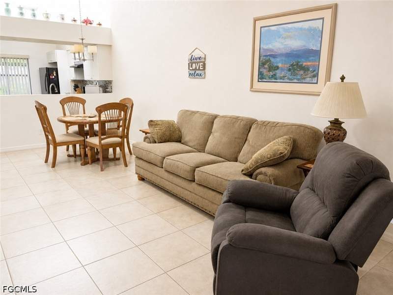 2 bedroom Attached at 11901 Caraway Ln 104, Villas At Cinnamon Cove, Fort Myers — photo 3