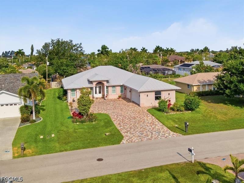 3 bedroom SingleFamilyResidence at 2416 SE 8th Ave, Cape Coral, Cape Coral — photo 5