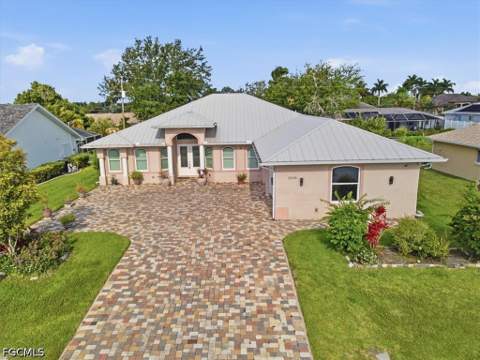 2416 SE 8th Ave, Cape Coral FL - photo 7 of 36