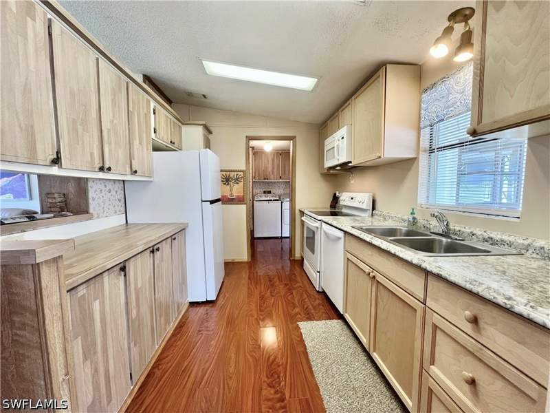 3 bedroom ManufacturedHome at 573 Cape Florida Ln, Naples Mobile Estates, Naples — photo 5