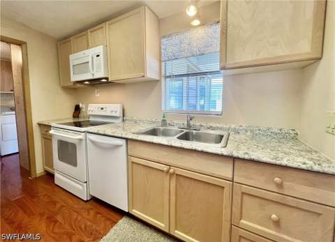 573 Cape Florida Ln, Naples FL - photo 6 of 27