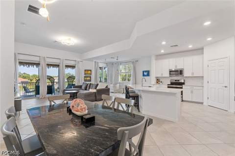 12050 Santaluz Dr 202, Fort Myers FL - photo 6 of 22