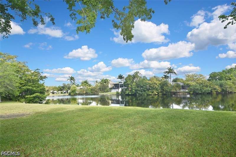 4 bedroom SingleFamilyResidence at 7226 Hendry Creek Dr, Hendry Creek, Fort Myers — photo 3