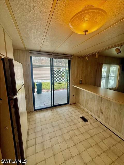 514 Monte Carlo Ln, Naples FL - photo 11 of 42