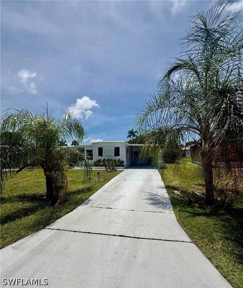 2 bedroom ManufacturedHome at 514 Monte Carlo Ln, Riviera Colony, Naples — photo 3