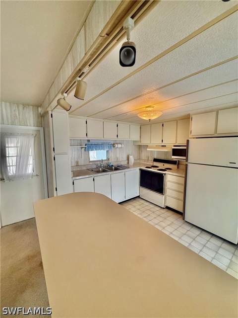514 Monte Carlo Ln, Naples FL - photo 8 of 42