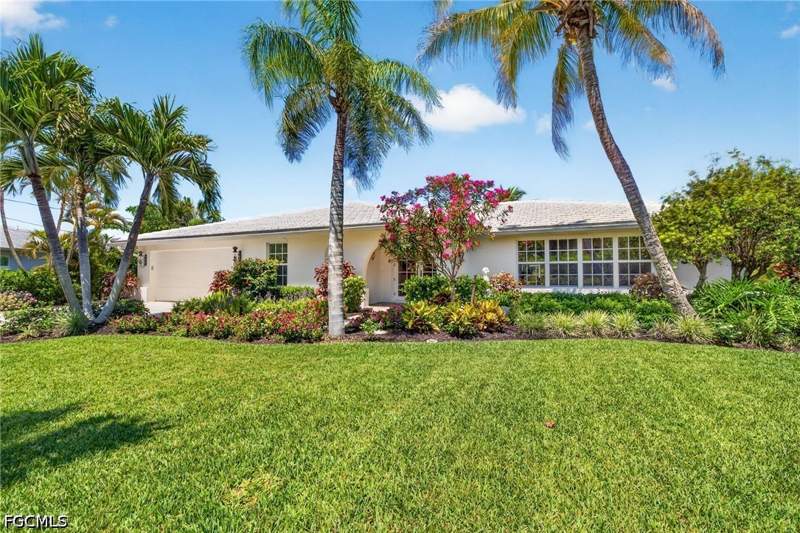 4 bedroom SingleFamilyResidence at 738 Anchor Dr, Sanibel Estates, Sanibel — photo 2