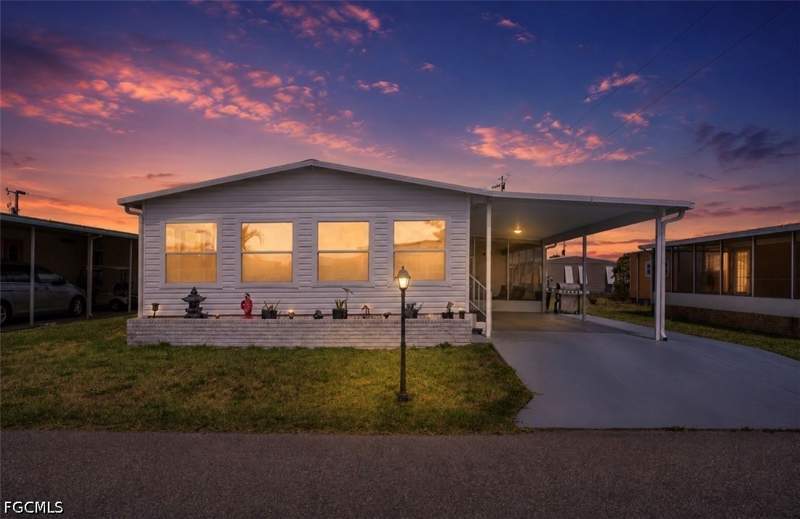 2 bedroom ManufacturedHome at 14704 Patrick Henry Rd, Old Bridge Village, North Fort Myers — photo 2