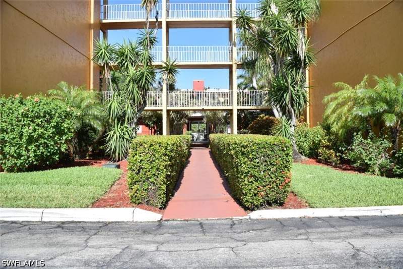 2 bedroom Condominium at 2366 E Mall Dr 211, Towers Condo, Fort Myers — photo 4