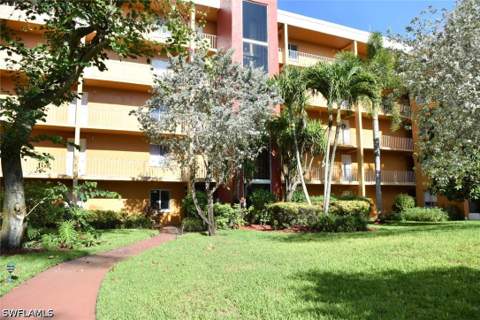 2366 E Mall Dr 211, Fort Myers FL - photo 8 of 26