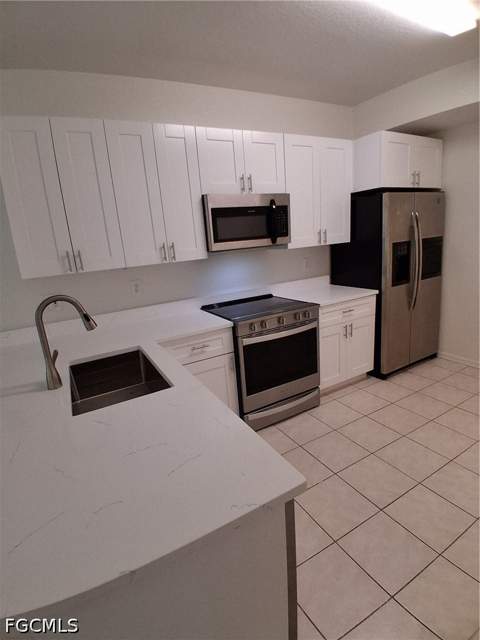 6361 Aragon Way 101, Fort Myers FL - photo 10 of 29