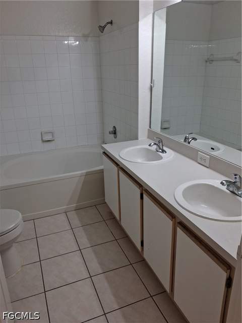 6361 Aragon Way 101, Fort Myers FL - photo 21 of 29