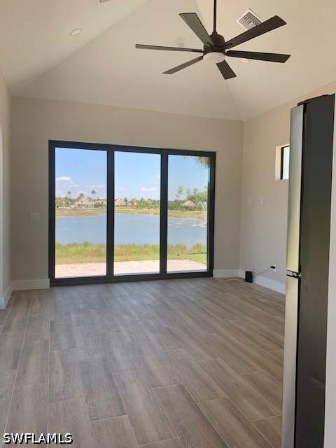 1 bedroom SingleFamilyResidence at 5573 Laguna Caribe Cir, Laguna Caribe, Fort Myers — photo 4