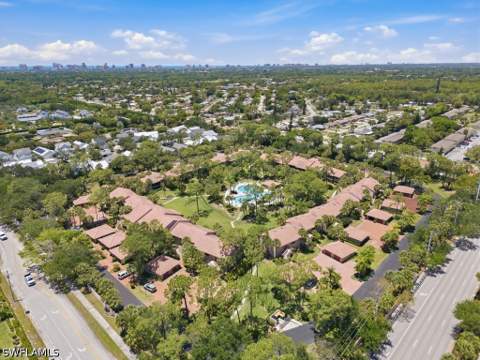 3207 Horse Carriage Way 3, Naples FL - photo 15 of 22