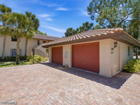 3207 Horse Carriage Way 3, Naples FL - photo 8 of 22