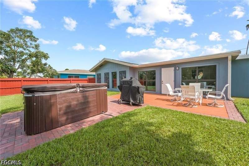 3 bedroom SingleFamilyResidence at 1763 Inlet Dr, Waterway Estates, North Fort Myers — photo 4