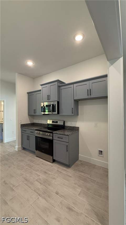 657 Windermere Dr, Lehigh Acres FL - photo 11 of 27