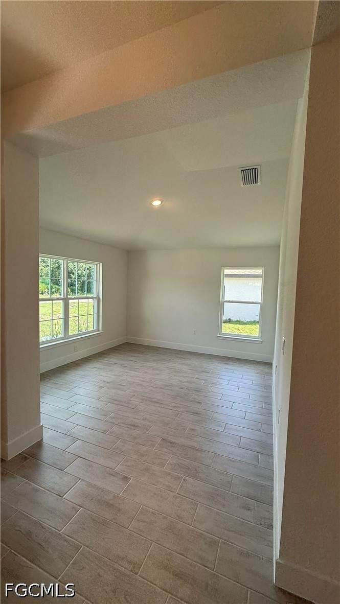 4 bedroom SingleFamilyResidence at 657 Windermere Dr, Greenbriar, Lehigh Acres — photo 3
