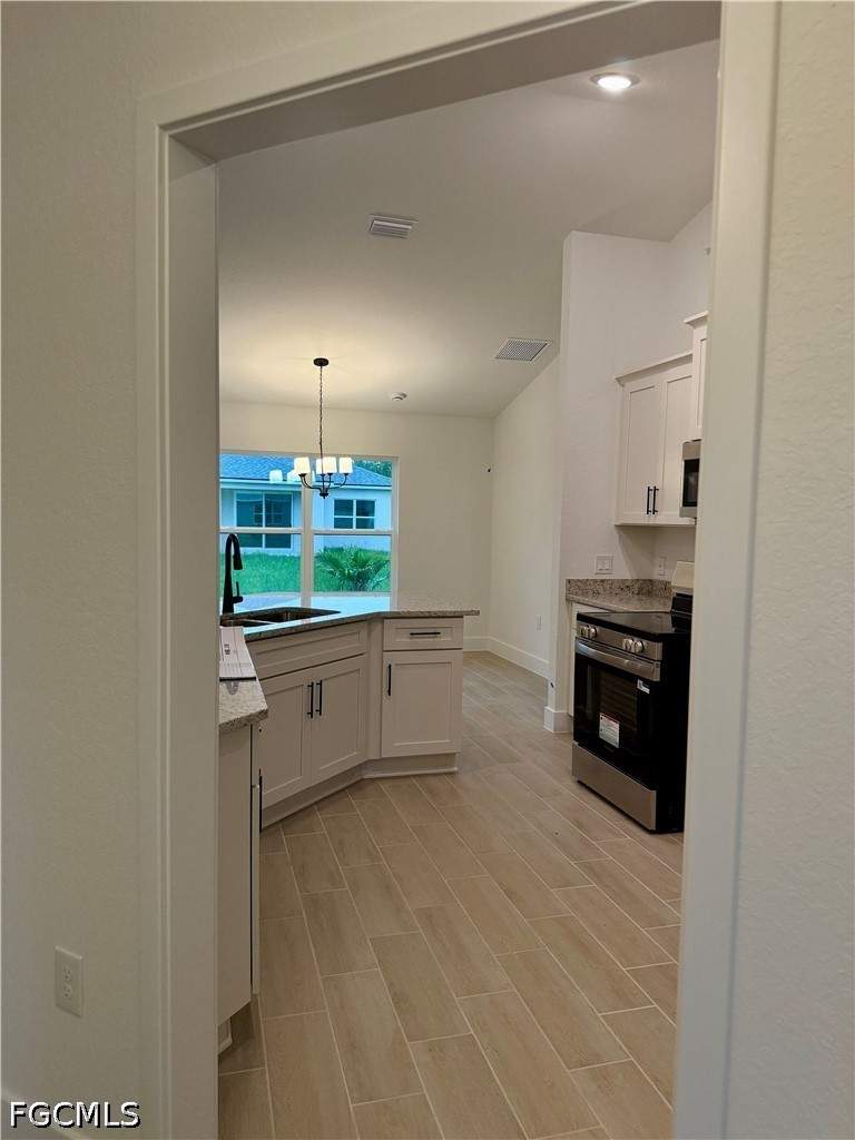 4 bedroom SingleFamilyResidence at 1925 Kester Ave, Greenbriar, Lehigh Acres — photo 5