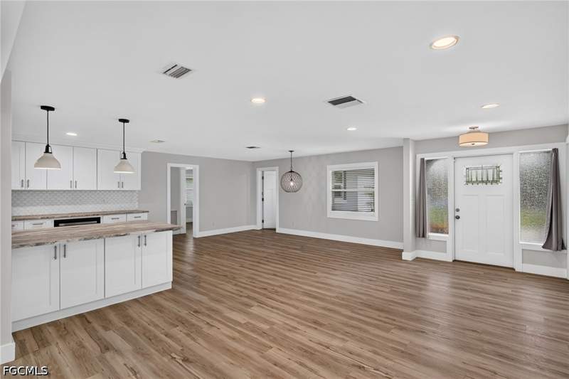 3 bedroom SingleFamilyResidence at 4957 Sorrento Ct, Yacht Club, Cape Coral — photo 3