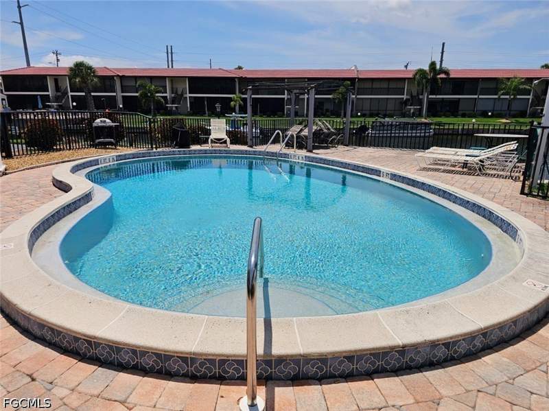 2 bedroom Condominium at 4722 SE 1st Pl 5, Versailles Condo, Cape Coral — photo 5