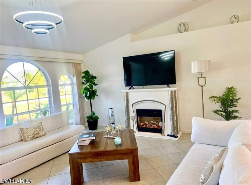 3 bedroom SingleFamilyResidence at 1124 SW 47th St, Cape Coral, Cape Coral — photo 3