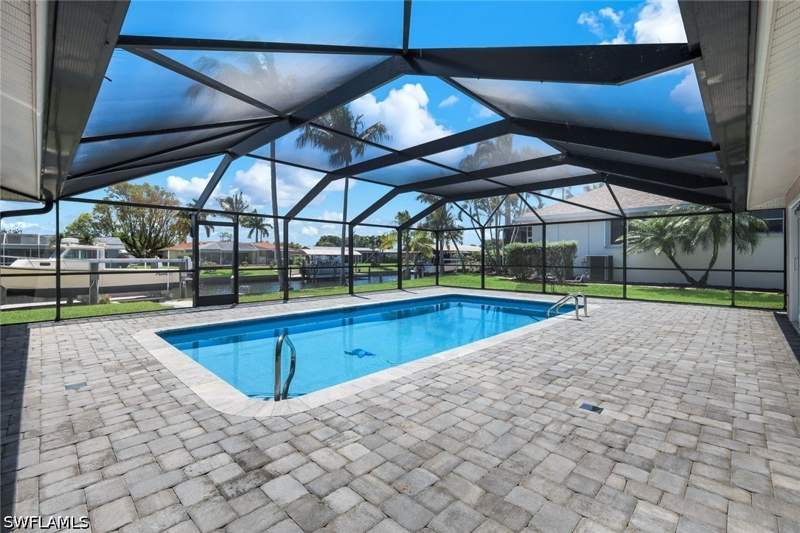 3 bedroom SingleFamilyResidence at 4005 SE 1st Ave, Cape Coral, Cape Coral — photo 2