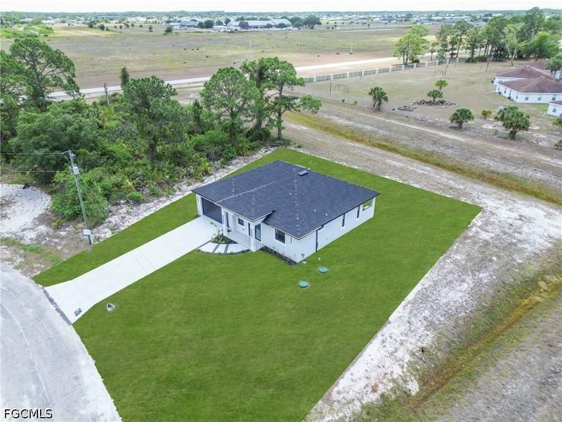 3 bedroom SingleFamilyResidence at 6045 Kumquat Cir, Port Labelle, Labelle — photo 4