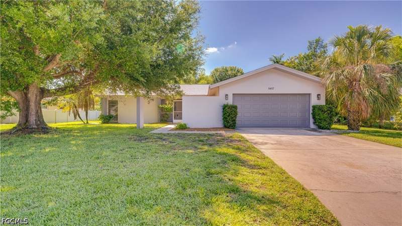 3 bedroom SingleFamilyResidence at 5657 Eichen Cir E, Sunset Cove, Fort Myers — photo 2