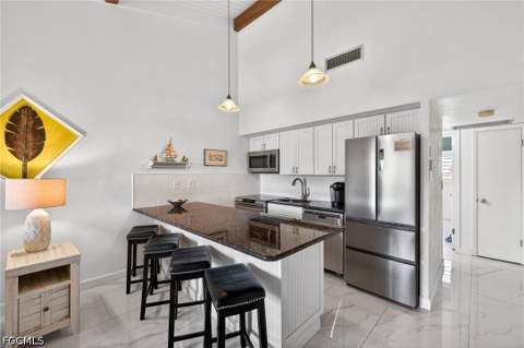 1250 Tennisplace Ct D33, Sanibel FL - photo 6 of 21