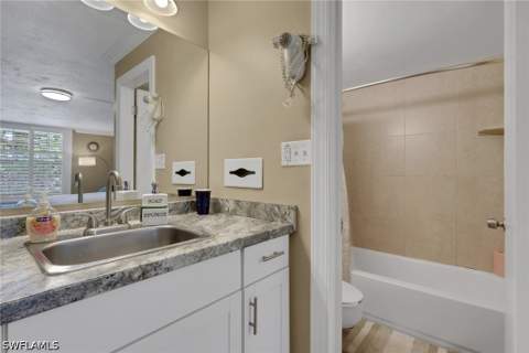 2555 Tamiami Trl N 115, Naples FL - photo 18 of 28