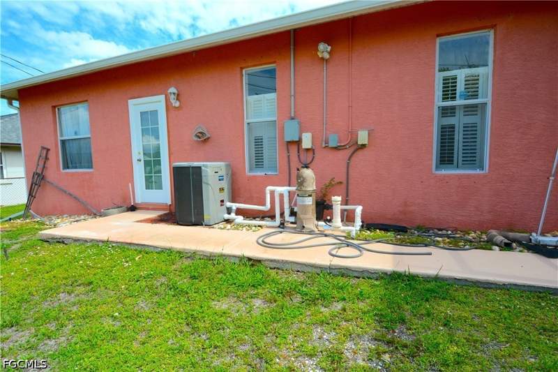 4 bedroom SingleFamilyResidence at 1414 SW 18th St, Cape Coral, Cape Coral — photo 2