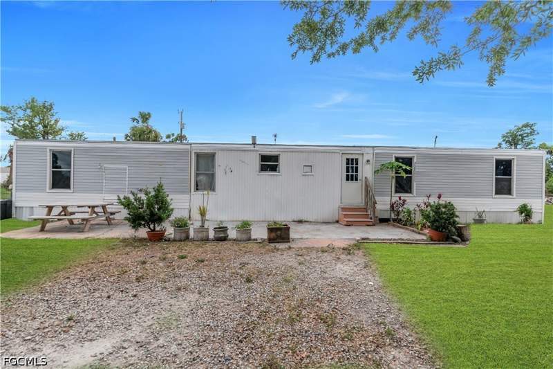 3 bedroom ManufacturedHome at 8106 Penny Dr, Suncoast Estates Unrec, North Fort Myers — photo 3