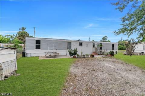 8106 Penny Dr, North Fort Myers FL - photo 7 of 39