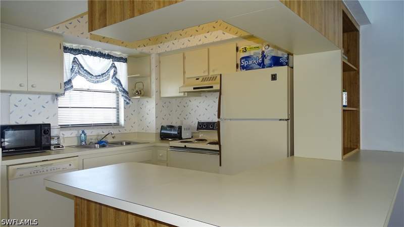 2 bedroom Condominium at 995 Anglers Cv N402, Anglers Cove, Marco Island — photo 5