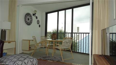 995 Anglers Cv N402, Marco Island FL - photo 8 of 11
