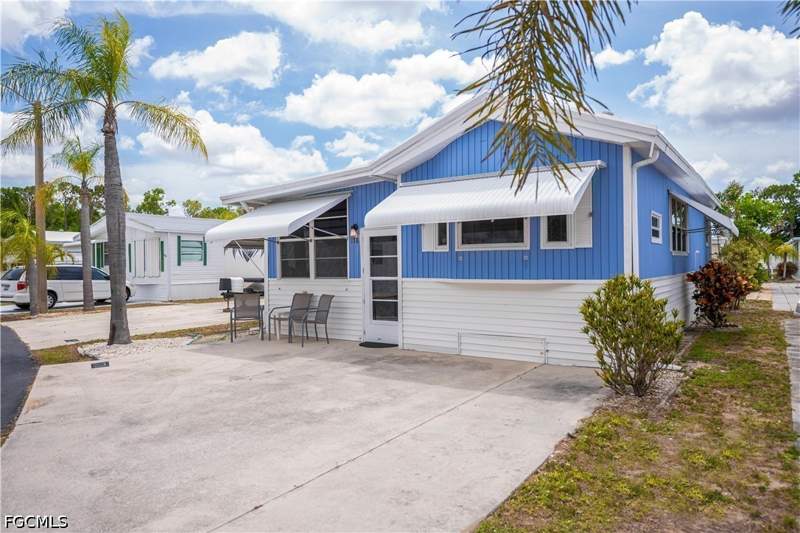 1 bedroom ManufacturedHome at 178 Caravan Cir, Fountain View Rv Resort, North Fort Myers — photo 2