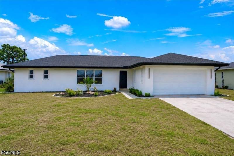 3 bedroom SingleFamilyResidence at 3745 SE 6th Ave, Cape Coral, Cape Coral — photo 2