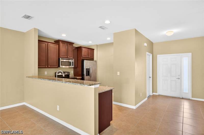 3 bedroom Townhouse at 3806 Clearbrook Ln, Townhomes Of San Simeon, Fort Myers — photo 3