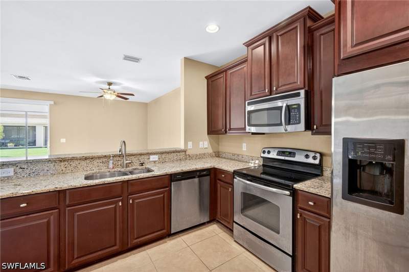 3 bedroom Townhouse at 3806 Clearbrook Ln, Townhomes Of San Simeon, Fort Myers — photo 5
