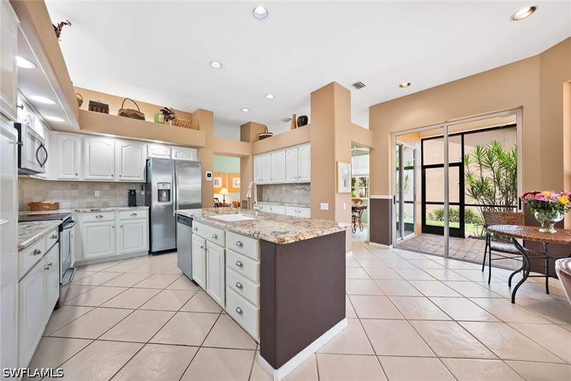 3 bedroom Detached at 13181 Southampton Dr, Worthington, Bonita Springs — photo 5