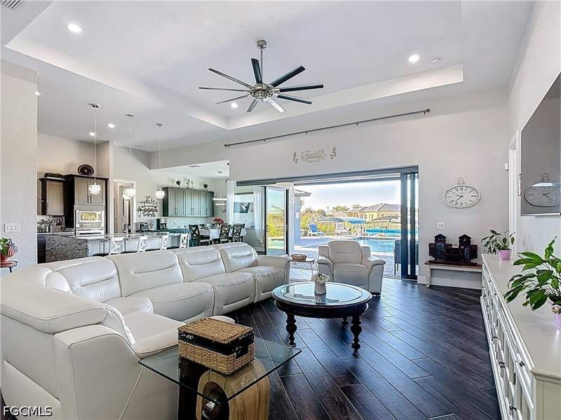 4 bedroom SingleFamilyResidence at 3900 Gulfstream Pkwy, Cape Coral, Cape Coral — photo 3