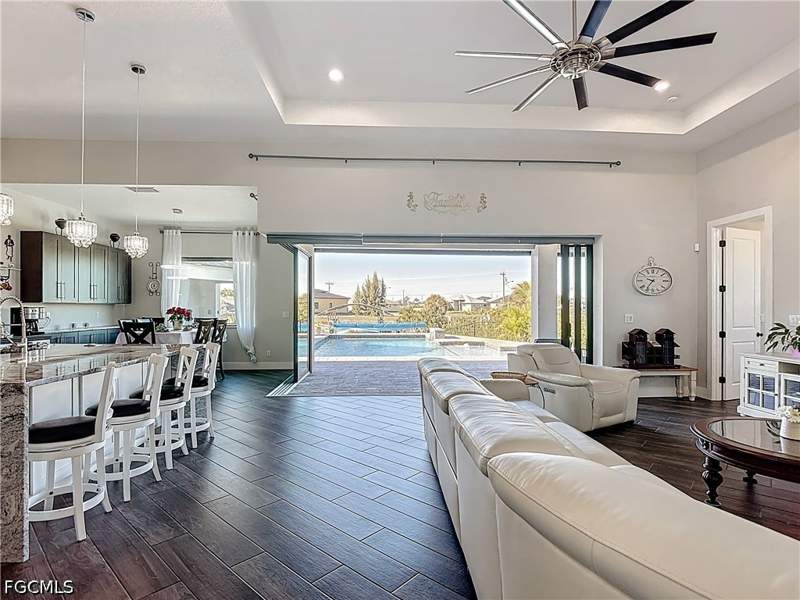 4 bedroom SingleFamilyResidence at 3900 Gulfstream Pkwy, Cape Coral, Cape Coral — photo 4