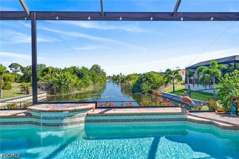 3 bedroom SingleFamilyResidence at 2334 SW Trafalgar Pkwy, Cape Coral, Cape Coral — photo 3