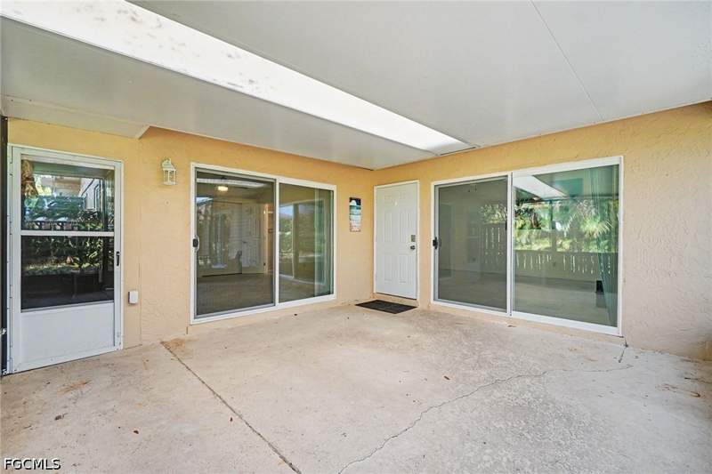 2 bedroom Attached at 17310 Timber Oak Ln, Royal Woods, Fort Myers — photo 5