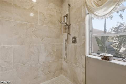 9753 Maplecrest Cir, Lehigh Acres FL - photo 18 of 37